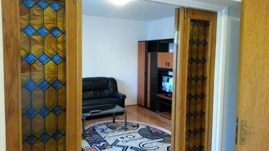 Apartament cu 3 camere decomandat în Tineretului
