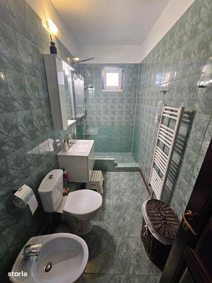 Apartament cu 3 camere decomandat în Plopilor