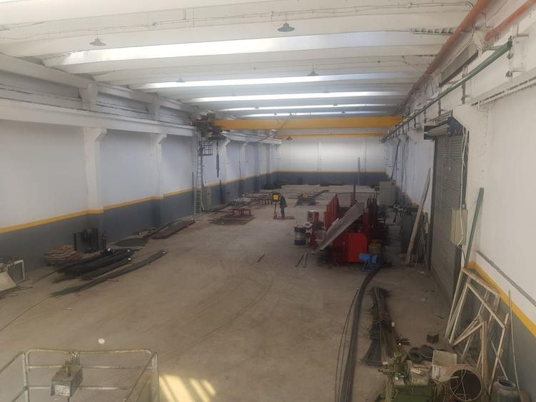 Spațiu industrial, de 2,800 mp, în Central