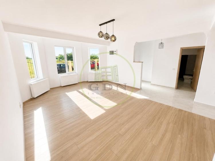 Casă individuală cu 5 camere cu Teren 500 Mp în Corbeanca
