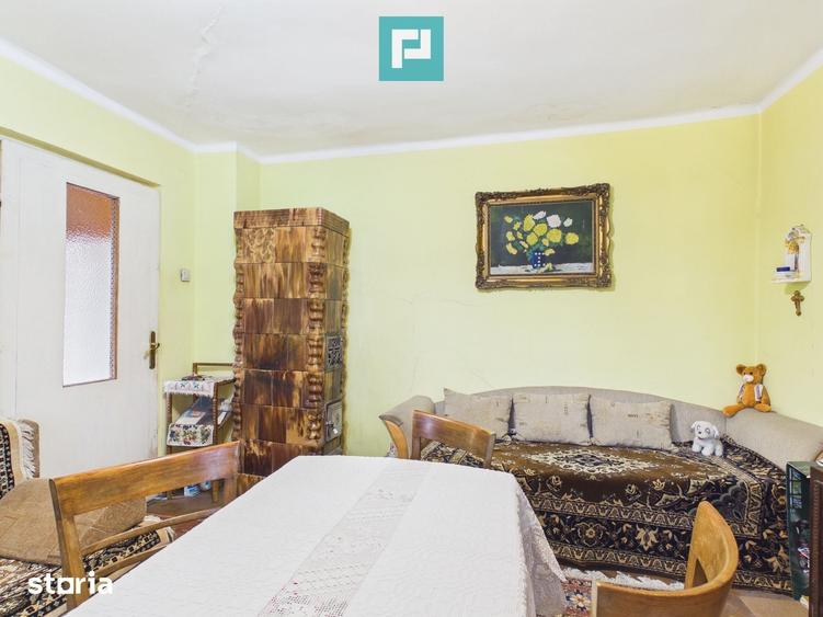 Casă cu 4 camere semidecomandat cu Teren 1316 Mp în Săvârșin