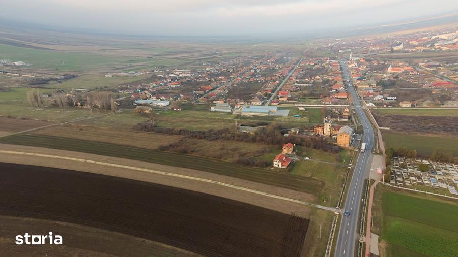 Teren de 19814 mp, în Central