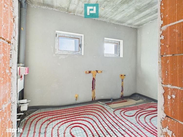 Casă cu 4 camere cu Teren 1800 Mp în Central