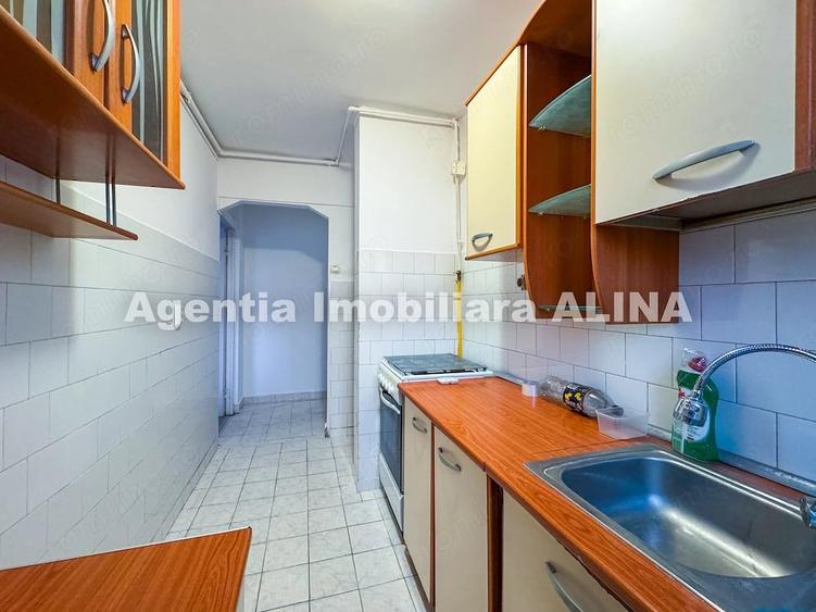 Apartament cu 3 camere semidecomandat în Astoria