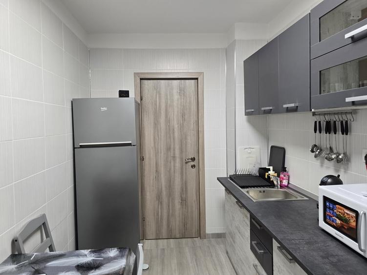 Apartament cu 2 camere semidecomandat în Crângași