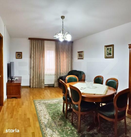 Casă cu 10 camere cu Teren 1178 Mp în Micro 6