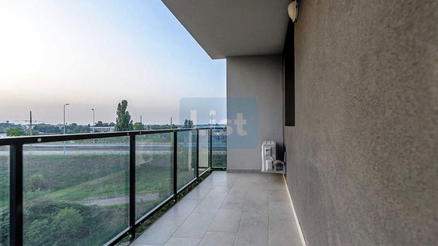 Apartament cu 3 camere decomandat, mobilat în Polivalentă