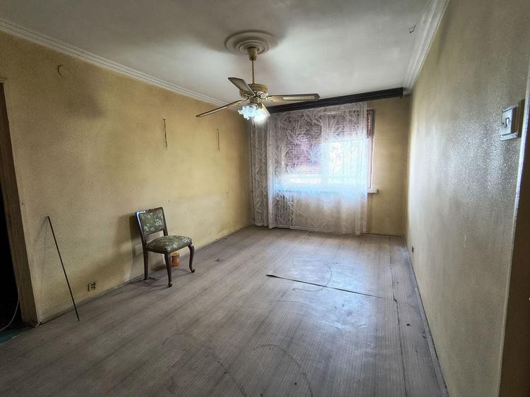 Apartament 3 camere semidecomandat Berceni - 1