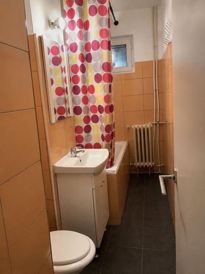 Apartament cu 2 camere decomandat în Girocului