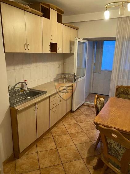 Apartament cu 3 camere decomandat în Stadion