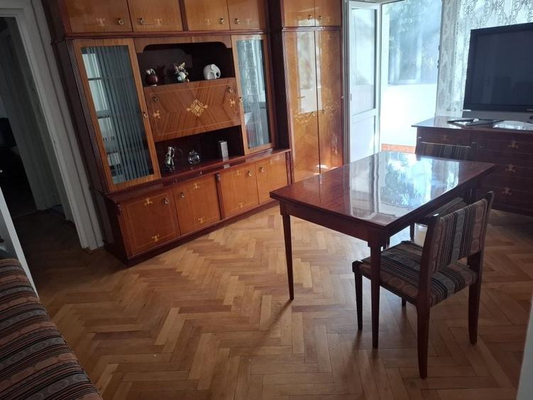 Apartament cu 3 camere în Boul Roșu