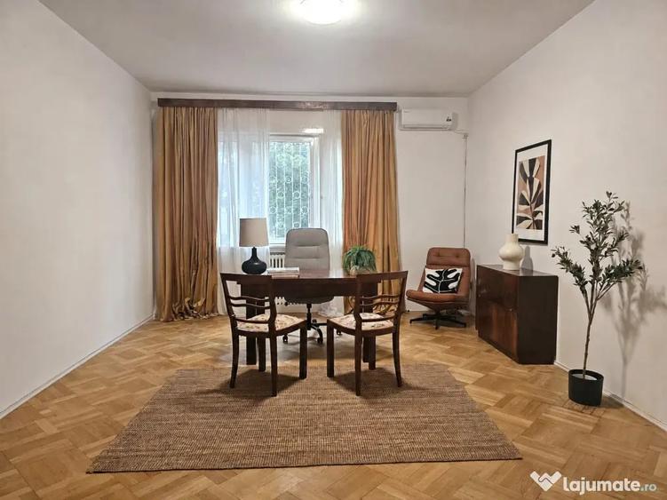 Apartament cu 4 camere semidecomandat în Capitale