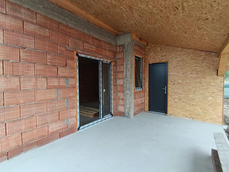 Duplex cu 4 camere cu Canalizare în Giarmata-Vii