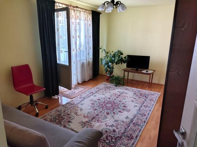 Apartament cu 2 camere decomandat în Pandurilor