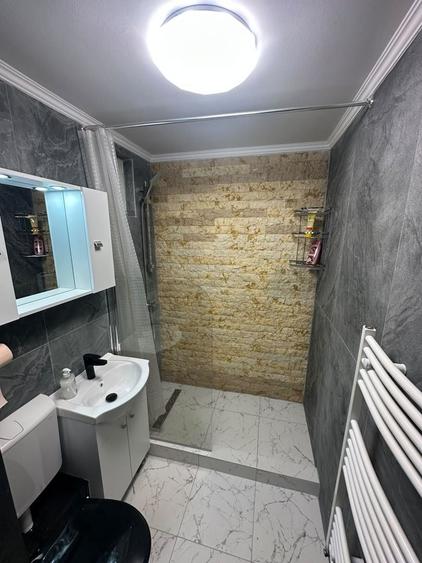 Apartament cu 2 camere semidecomandat, mobilat în Berceni