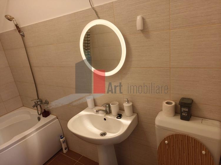 Apartament cu 2 camere semidecomandat, mobilat în Metalurgiei
