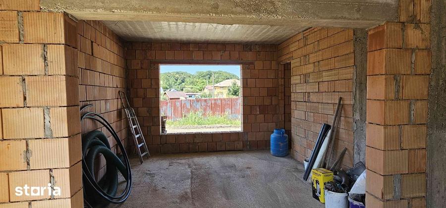 Casă cu 3 camere cu Teren 566 Mp în Corunca