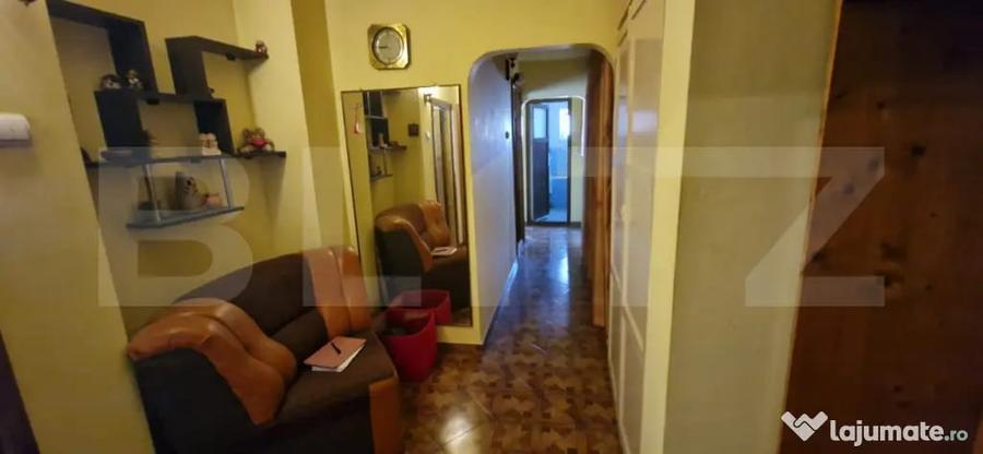 Apartament cu 3 camere decomandat în Central