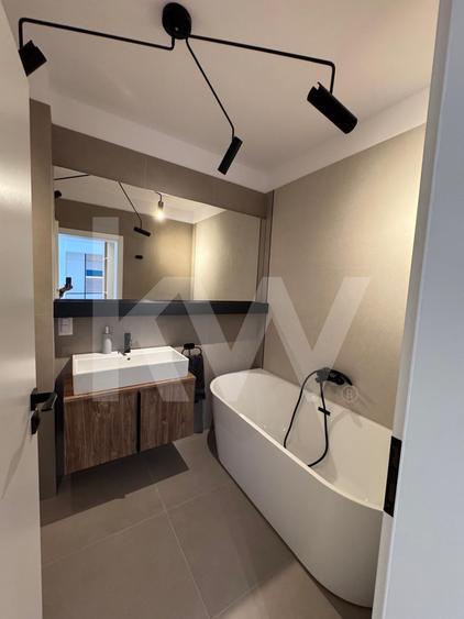 Apartament cu 3 camere semidecomandat, mobilat în Șelimbăr