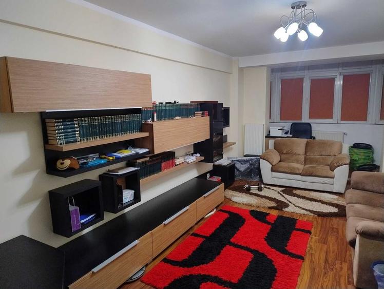 Apartament cu 3 camere decomandat în Dragoș Vodă