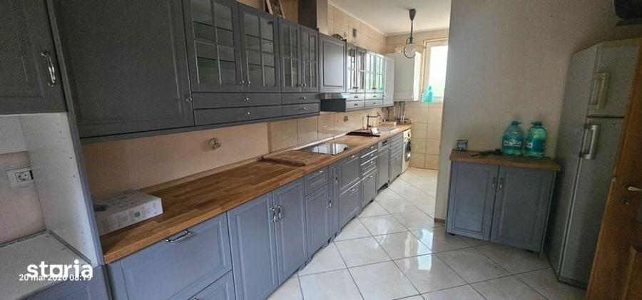 Casă cu 4 camere cu Teren 225 Mp în Bărcănești
