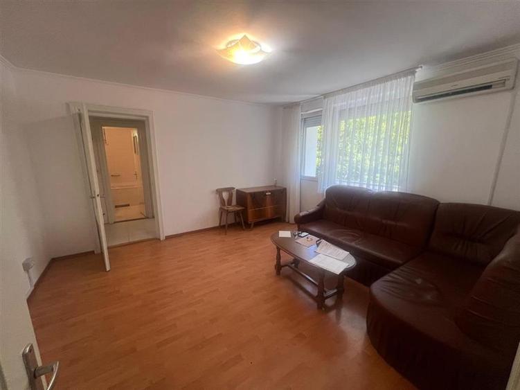 Apartament cu 3 camere decomandat în Rogerius