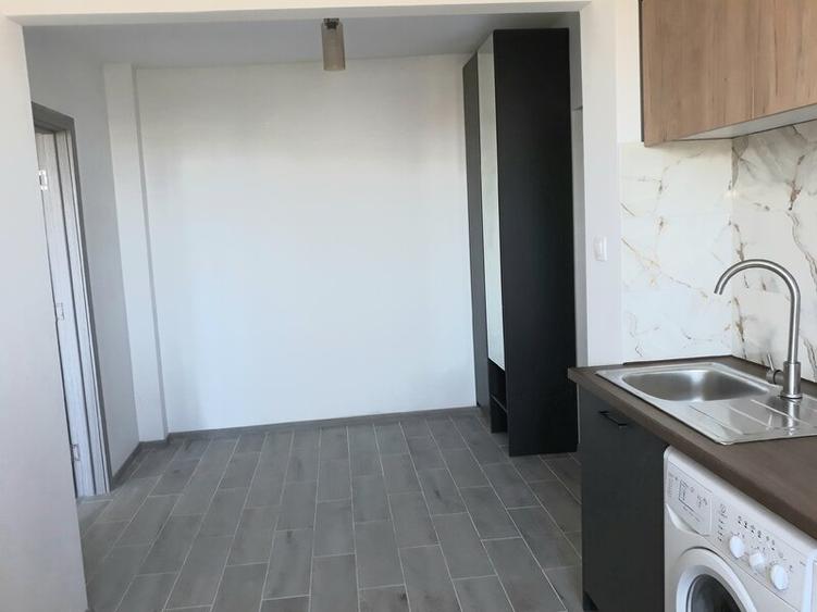Apartament cu 3 camere semidecomandat, mobilat în Colentina