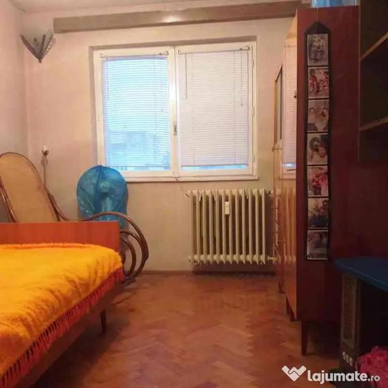 Apartament cu 3 camere semidecomandat în Fortuna