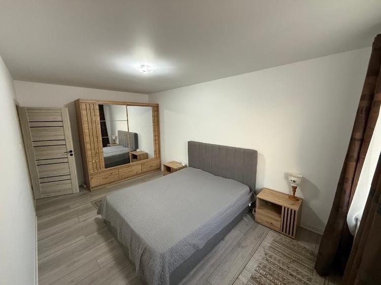 Duplex cu 3 camere cu Canalizare în Parța
