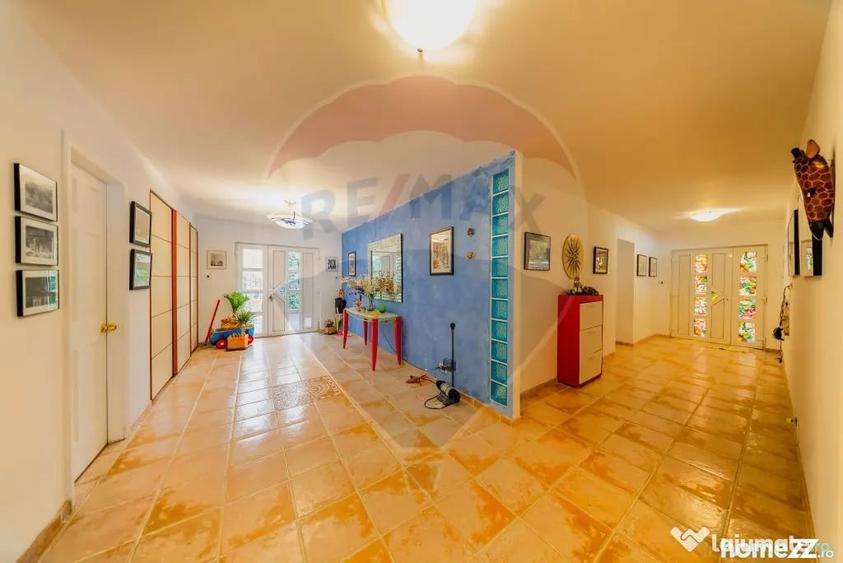 Casă cu 4 camere cu Teren 921 Mp în Subcetate
