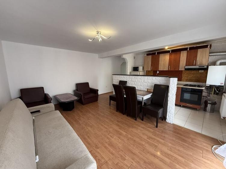Apartament cu 2 camere semidecomandat în Florești