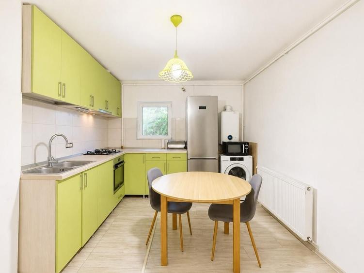 Apartament cu 2 camere semidecomandat, mobilat în Bogdăneștilor