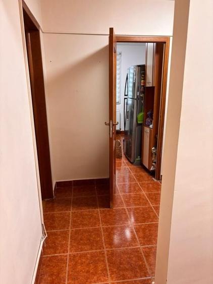 Apartament cu 4 camere decomandat, mobilat în Berceni