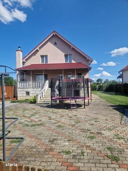 Casă cu 4 camere în Gheja