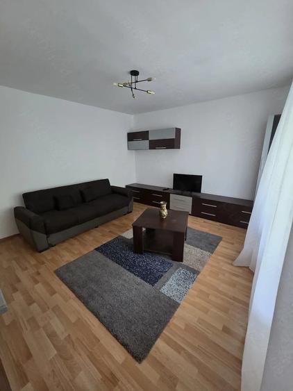 Apartament cu 2 camere decomandat în Govândari