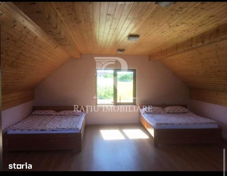 Casă cu 7 camere cu Teren 7384 Mp în Buntești