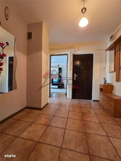 Apartament cu 3 camere decomandat în Frumoasa — fotografia 1