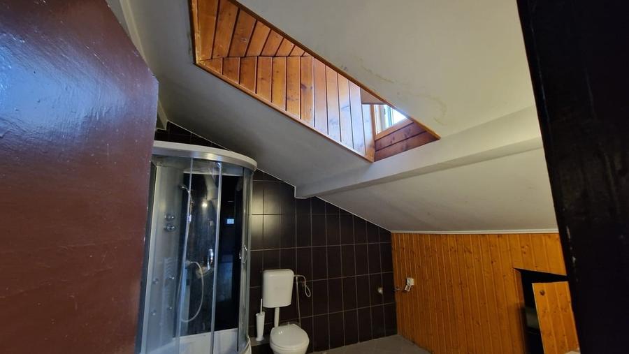 Casă cu 4 camere cu Teren 131 Mp în Gara de Nord