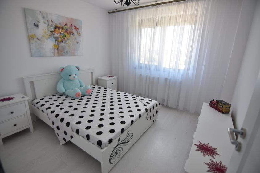 Duplex cu 4 camere cu Canalizare în Domnești