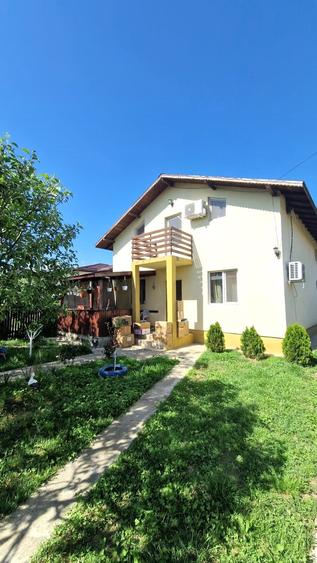 Casă individuală cu 7 camere cu Teren 420 Mp în Buturugeni