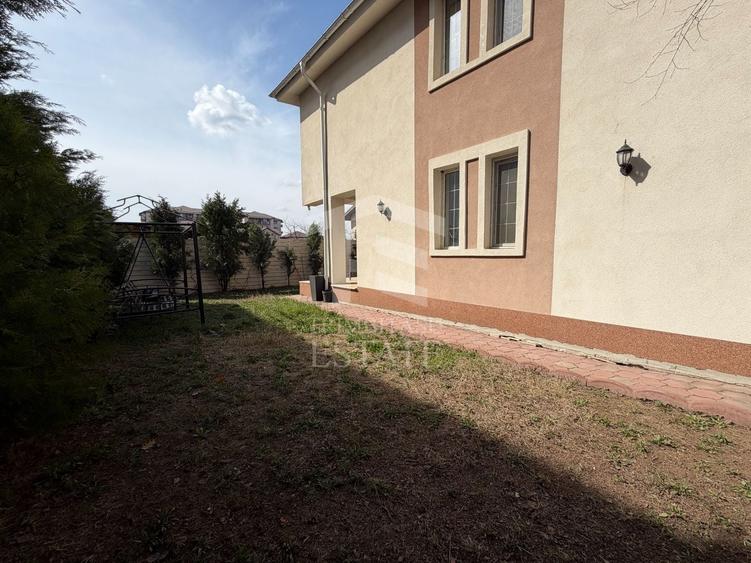 Casă individuală cu 4 camere cu Canalizare în Fundeni