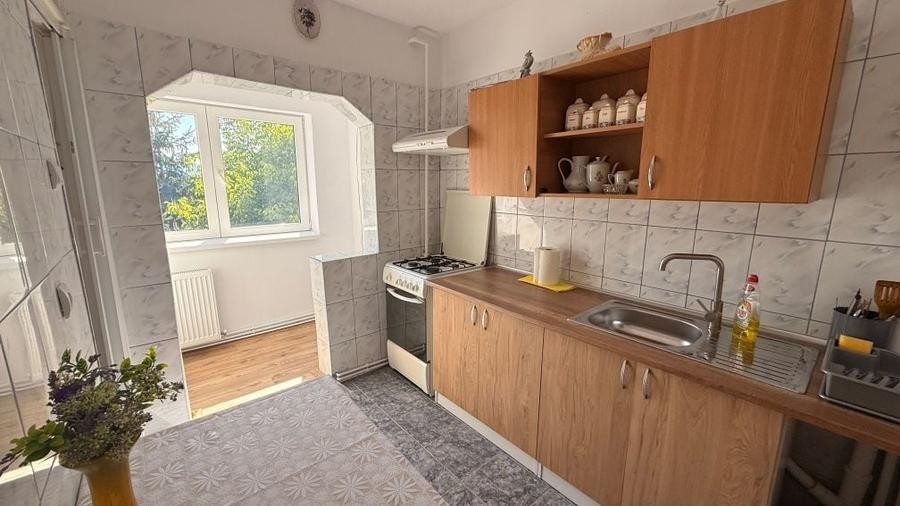 Apartament cu 2 camere decomandat în Triaj