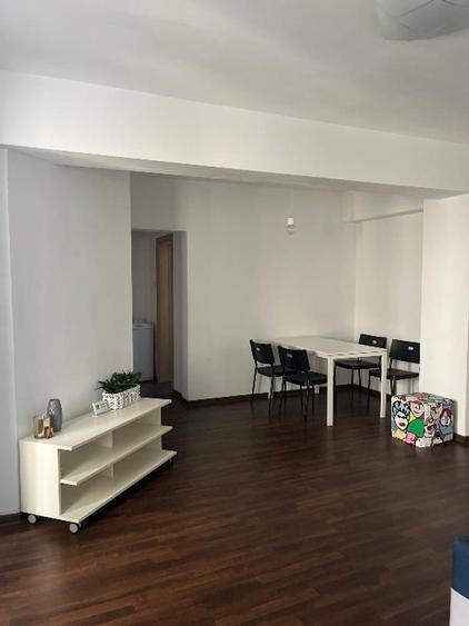 Apartament cu 2 camere semidecomandat în Cișmigiu