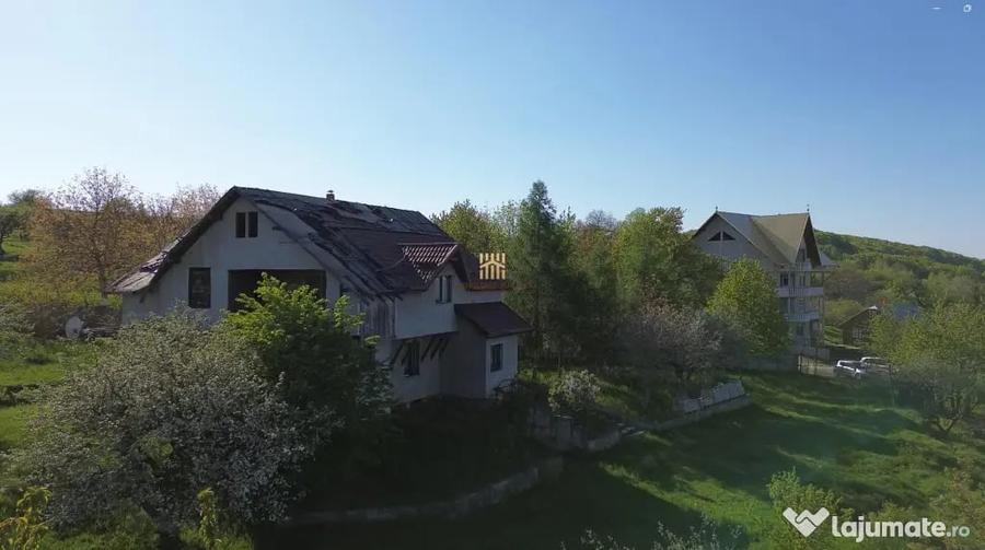 Teren de 4863 mp, în Adâncata