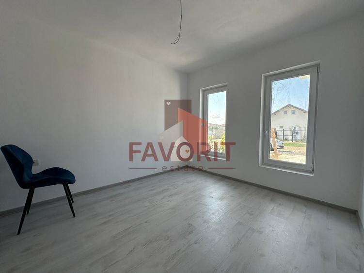 Duplex cu 3 camere cu Canalizare în Sânandrei