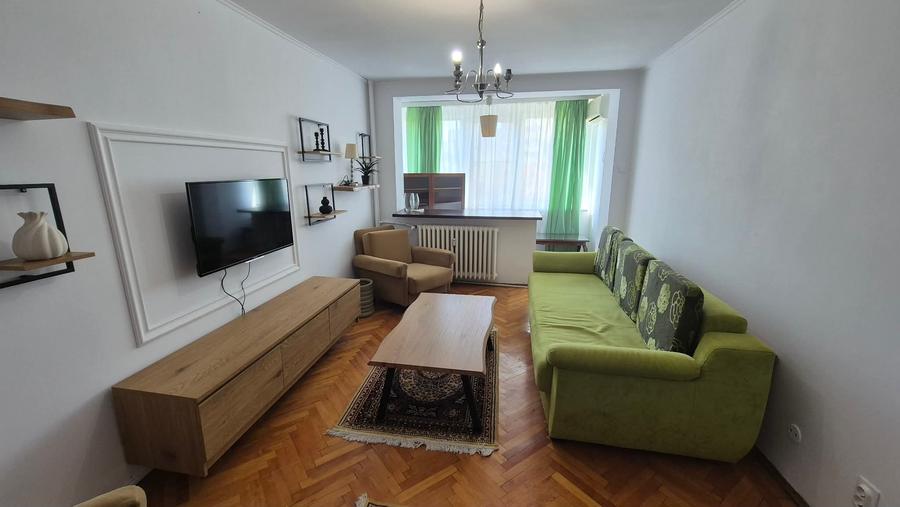 Apartament cu 2 camere decomandat în Teiul Doamnei