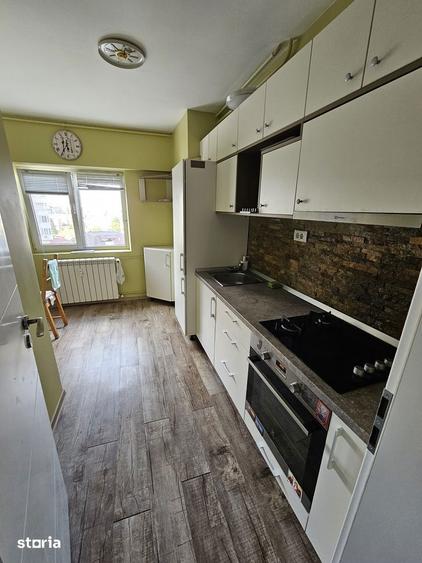 Apartament cu 3 camere decomandat, mobilat în Decebal