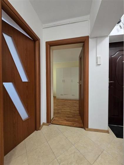 Apartament cu 2 camere decomandat în Vișani