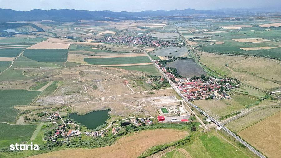 Teren de 237631 mp, în Feldioara