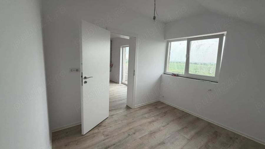 Apartament cu 3 camere decomandat în Giarmata